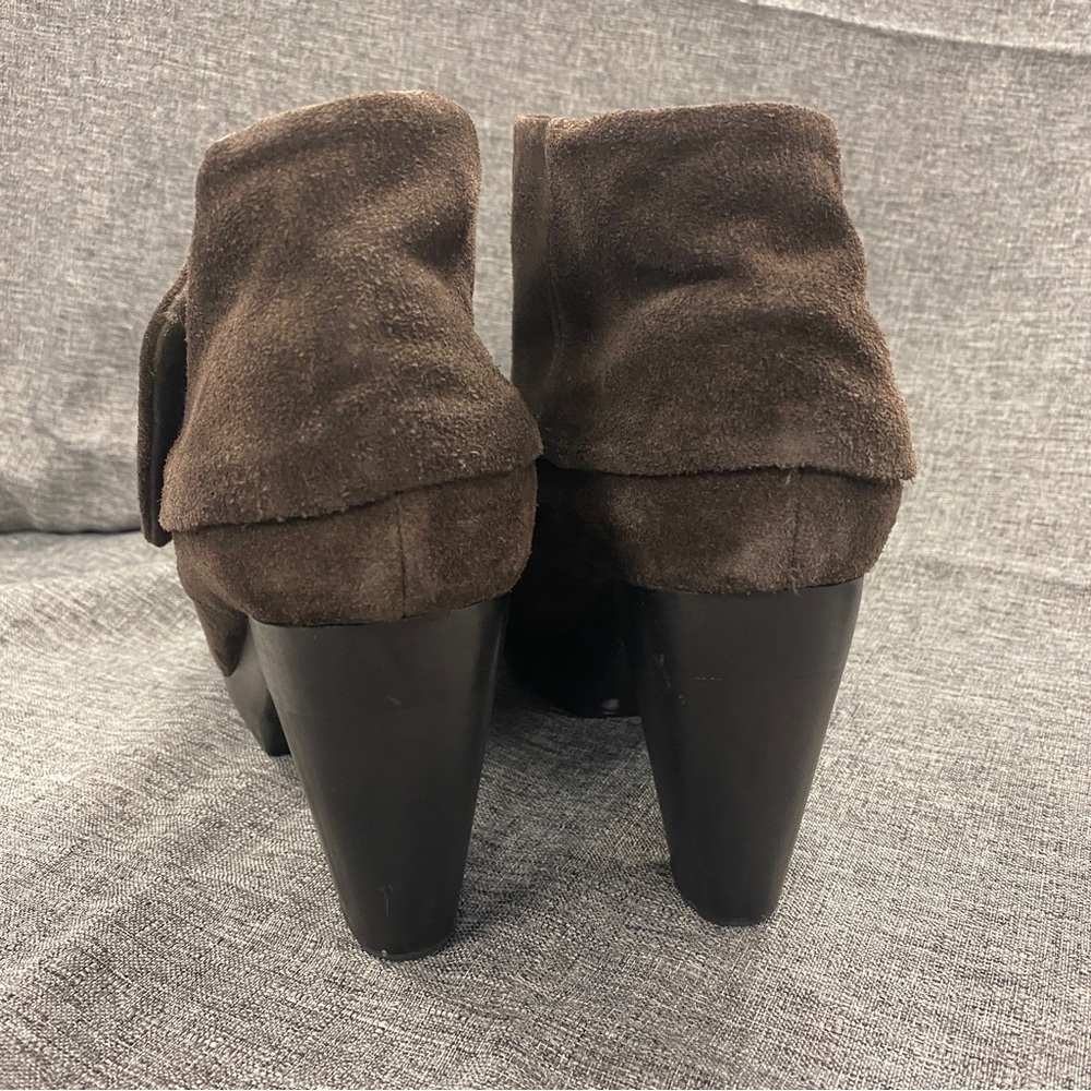 Sutro Seal of the Sutro San Francisco heeled booties leather suede womens shoes - Picture 5 of 10